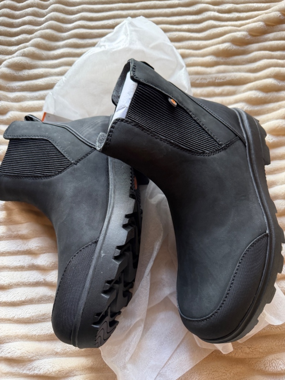 BOGS Holly Chelsea Leather Waterproof Boots – Women’s 7 (EU 38, Fit Like 6.5–7)